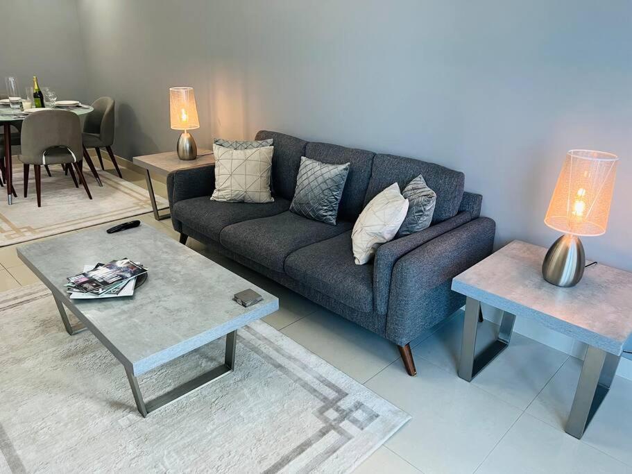 1 Bed Apartment With Sea View, Pool, Gym & Free Parking In Dubai Marina Exterior photo