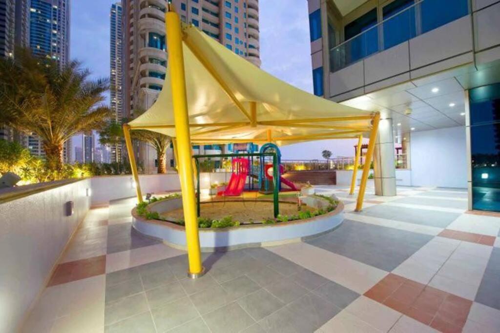 1 Bed Apartment With Sea View, Pool, Gym & Free Parking In Dubai Marina Exterior photo